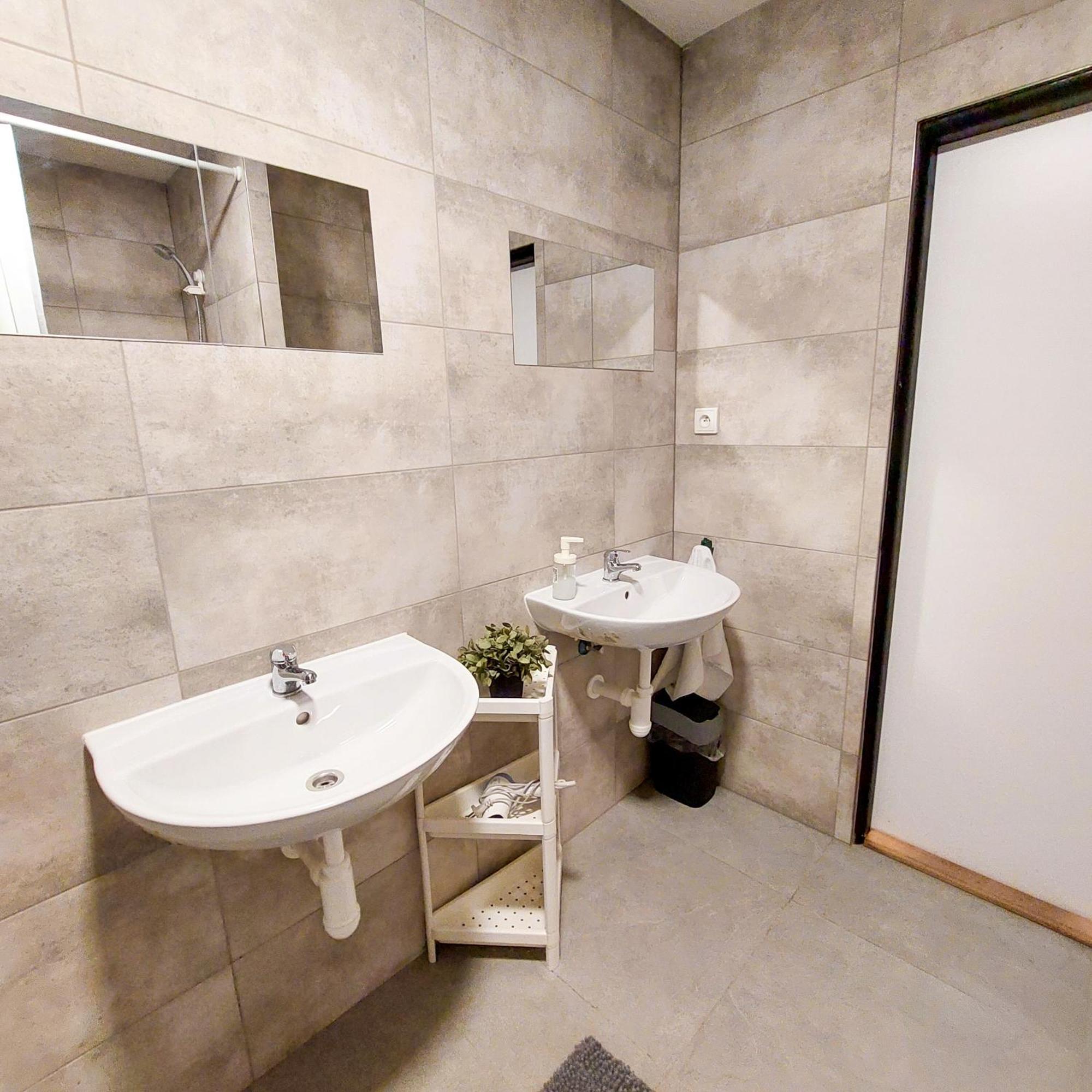 Classic E5 Homestay *